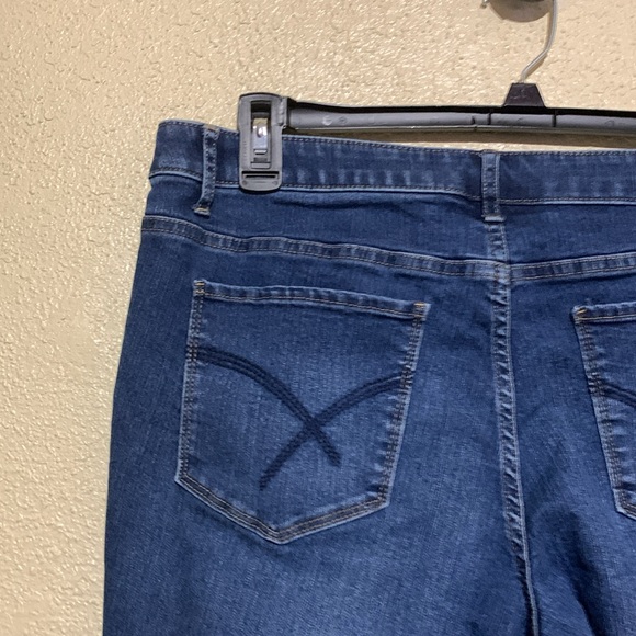 Christopher & Banks Jeans 12P Blue Stretchy Embroidery Straight Mid Rise Cotton - Picture 12 of 16